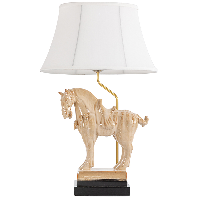 Настольная лампа Dynasty Tang Horse Sculpture Lampshade Бежевый Коричневый Белый Латунь Настольная лампа Dynasty Tang Horse Sculpture Lampshade Бежевый Коричневый Белый Латунь в Саратове | Loft Concept