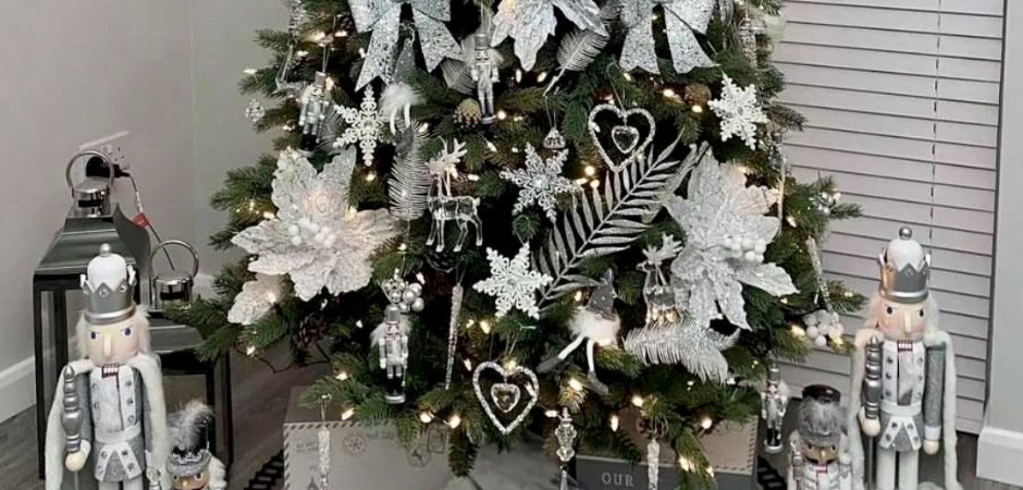 Дизайнерская Елка с Серебряным Декором Christmas Tree Silver Flowers Дизайнерская Елка с Серебряным Декором Christmas Tree Silver Flowers - Loft-Concept в Саратове