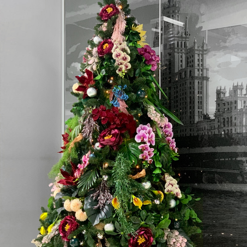 Ель Дизайнерская украшенная тропическими Цветами Christmas tree Tropical Flowers Красный Розовый Зеленый Желтый в Саратове | Loft Concept 