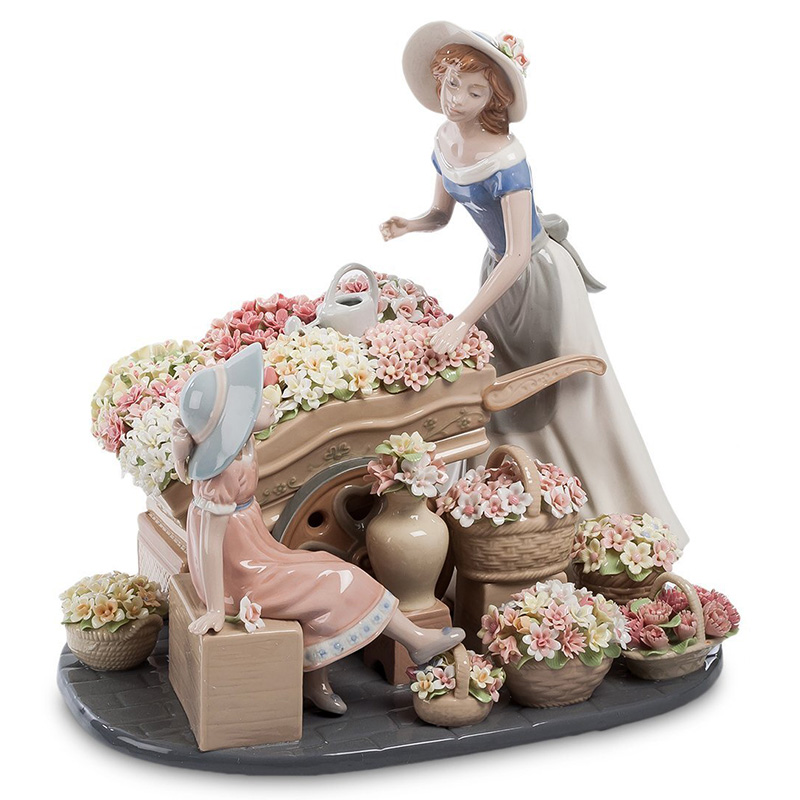 Статуэтка фарфоровая Девушка и маленькая девочка с цветами Charming Statuette Белый Розовый Серо-голубой Зеленый Бежевый Серый в Саратове | Loft Concept 