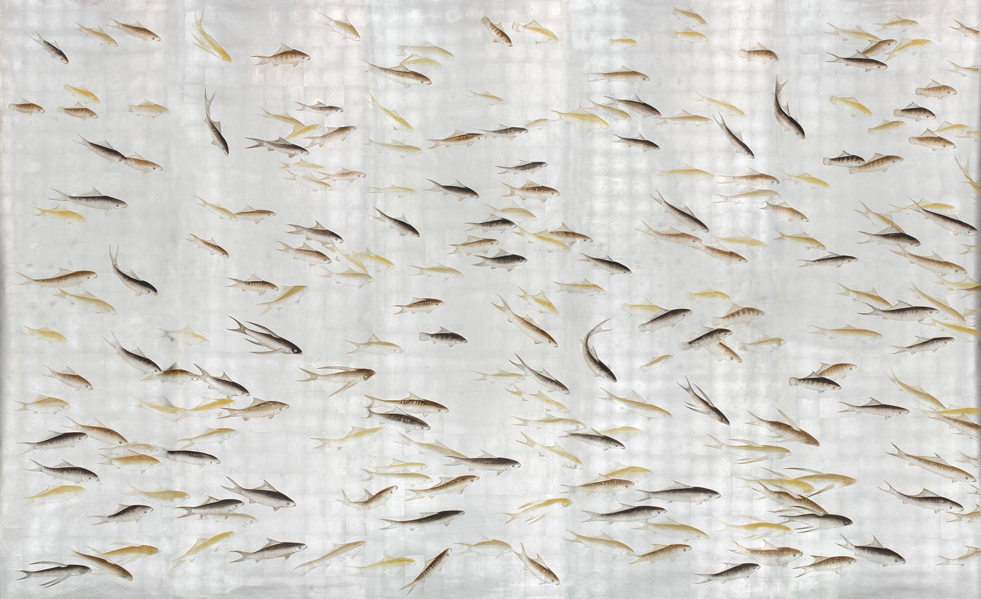Обои ручная роспись Fishes Amber on Real Silver gilded silk Обои ручная роспись Fishes Amber on Real Silver gilded silk - постер Loft-Concept в Саратове