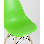 Пластиковый стул на ножках из массива бука Eames Light Green варинант исполнения - 2 | Loft Concept в Саратове