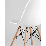 Пластиковый стул на ножках из массива бука Eames White  варинант исполнения - 3 | Loft Concept в Саратове