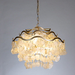 Люстра подвесная с белыми перламутровыми подвесками и изогнутыми золотистыми элементами Диаметр 60 см SHELL Chandelier варинант исполнения - 2 | Loft Concept в Саратове