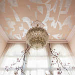 Обои ручная роспись в стиле Арт-деко Symphony Colourway SC-105 on Himalayan Rose silk dupion варинант исполнения - 1 | Loft Concept в Саратове