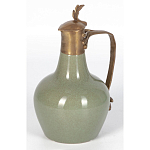 Кувшин зеленого цвета из фарфора с бронзовой крышкой и изогнутой ручкой Eden Garden porcelain and bronze варинант исполнения - 2 | Loft Concept в Саратове