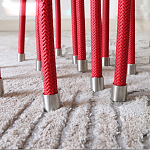 Дизайнерский журнальный стол с круглой прозрачной столешницей и основанием в виде красных металлических тросов Wires варинант исполнения - 3 | Loft Concept в Саратове