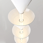 Подвесной светильник светодиодный в виде ряда белых металлических конусов  Herringbone варинант исполнения - 5 | Loft Concept в Саратове