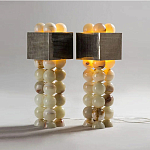 Настольная лампа с основанием из 24 выточенных сферических камней Through Stone варинант исполнения - 2 | Loft Concept в Саратове