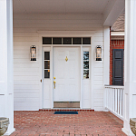 Настенный фонарь цилиндрической формы с рифленым стеклом в золотом каркасе на черном прямоугольном основании Eurofase варинант исполнения - 8 | Loft Concept в Саратове