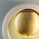 Бра с бежевым текстурным кольцом и латунным шаром в центре Tactile  варинант исполнения - 6 | Loft Concept в Саратове