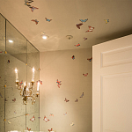 Обои ручная роспись Butterflies Icarus on Rose Shadow metallic silk варинант исполнения - 1 | Loft Concept в Саратове