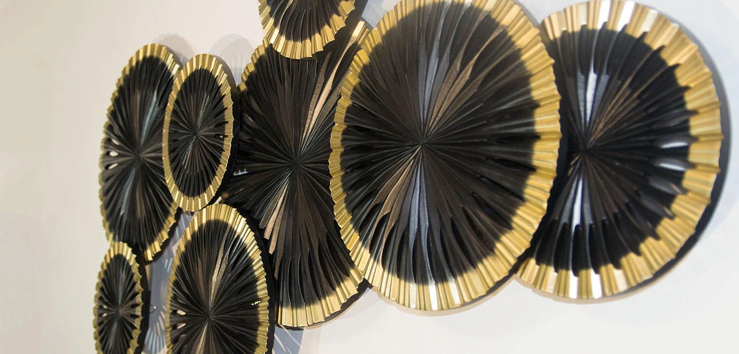 Арт-объект Apollo Black and Gold Wall Plaque Disc gap 8 Арт-объект Apollo Black and Gold Wall Plaque Disc gap 8 - Loft-Concept в Саратове