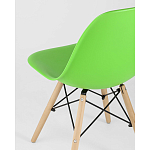 Пластиковый стул на ножках из массива бука Eames Light Green варинант исполнения - 3 | Loft Concept в Саратове