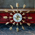 Часы настенные золотые из металла с декором в виде стрел Current Time варинант исполнения - 2 | Loft Concept в Саратове