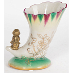 Ваза из фарфора с бронзовой фигуркой ангела Eden Garden porcelain and bronze варинант исполнения - 2 | Loft Concept в Саратове