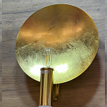 Бра с золотым круглым отражателем и открытой лампой Sun Glow Disc варинант исполнения - 4 | Loft Concept в Саратове