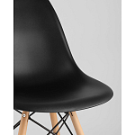 Пластиковый стул на ножках из массива бука Eames Black варинант исполнения - 2 | Loft Concept в Саратове