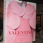 Подарочная Книга Valentino: Themes and Variations варинант исполнения - 3 | Loft Concept в Саратове