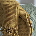 Плед из шерсти цвета охры с бахарамой Waffle Comfort варинант исполнения - 5 | Loft Concept в Саратове