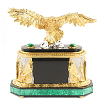 Часы настольные из натурального камня Малахит с декором в виде орла в подарочной коробке Eagle Stone Clock варинант исполнения - 4 | Loft Concept в Саратове