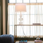 Настольная лампа на фигурном мраморном основании Conundrum варинант исполнения - 5 | Loft Concept в Саратове