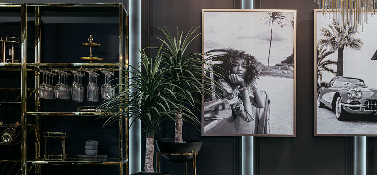 Холст Tropical auto vibe with a girl Холст Tropical auto vibe with a girl - Loft-Concept в Саратове