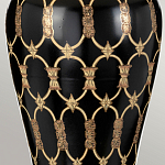 Настольная лампа с керамическим основанием с золотистым решетчатым узором и белым плиссированным абажуром Elstead Lighting варинант исполнения - 10 | Loft Concept в Саратове