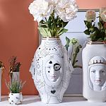 Ваза с декоративными лицами и графическими элементами в виде сердец и символов Faces of Imagination варинант исполнения - 5 | Loft Concept в Саратове