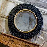 Зеркало в черной фактурной раме с золотым кантом Summon the Light варинант исполнения - 5 | Loft Concept в Саратове