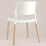 Пластиковый стул на ножках из массива бука Ferret White варинант исполнения - 5 | Loft Concept в Саратове