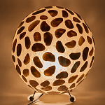 Настольная лампа из перламутра на металлическом каркасе Indonesian Circle варинант исполнения - 4 | Loft Concept в Саратове