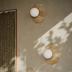 Бра в виде диска с плафоном из матового белого стекла Marble Glow варинант исполнения - 4 | Loft Concept в Саратове