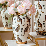 Ваза белая овальная с рисунком леопардов и золотыми акцентами LEOPARD Collection варинант исполнения - 5 | Loft Concept в Саратове