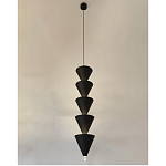 Подвесной светильник светодиодный в виде ряда черных металлических конусов  Herringbone варинант исполнения - 1 | Loft Concept в Саратове