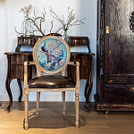 Полукресло из массива бука с сиденьем из экокожи и цветочным принтом на спинке Chinoiserie Garden Chair варинант исполнения - 6 | Loft Concept в Саратове