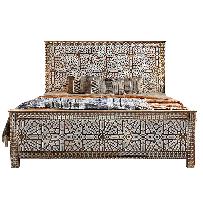 Двуспальная кровать из массива манго с резьбой Celestino Grey Mango Bed Коричневый Белый Двуспальная кровать из массива манго с резьбой Celestino Grey Mango Bed Коричневый Белый в Саратове | Loft Concept