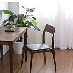 Стул деревянный с мягким сиденьем из черной натуральной кожи Moon Walnut Furniture варинант исполнения - 2 | Loft Concept в Саратове