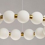 Люстра круглая с матовыми белыми шарами PEARLS Suspension варинант исполнения - 4 | Loft Concept в Саратове