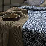 Постельное белье темно-синего цвета с рисунком Blossom Essence Sophie варинант исполнения - 7 | Loft Concept в Саратове