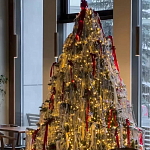 Комплект Новогодней Елки вместе с серебряной мишурой и красными лентами варинант исполнения - 2 | Loft Concept в Саратове