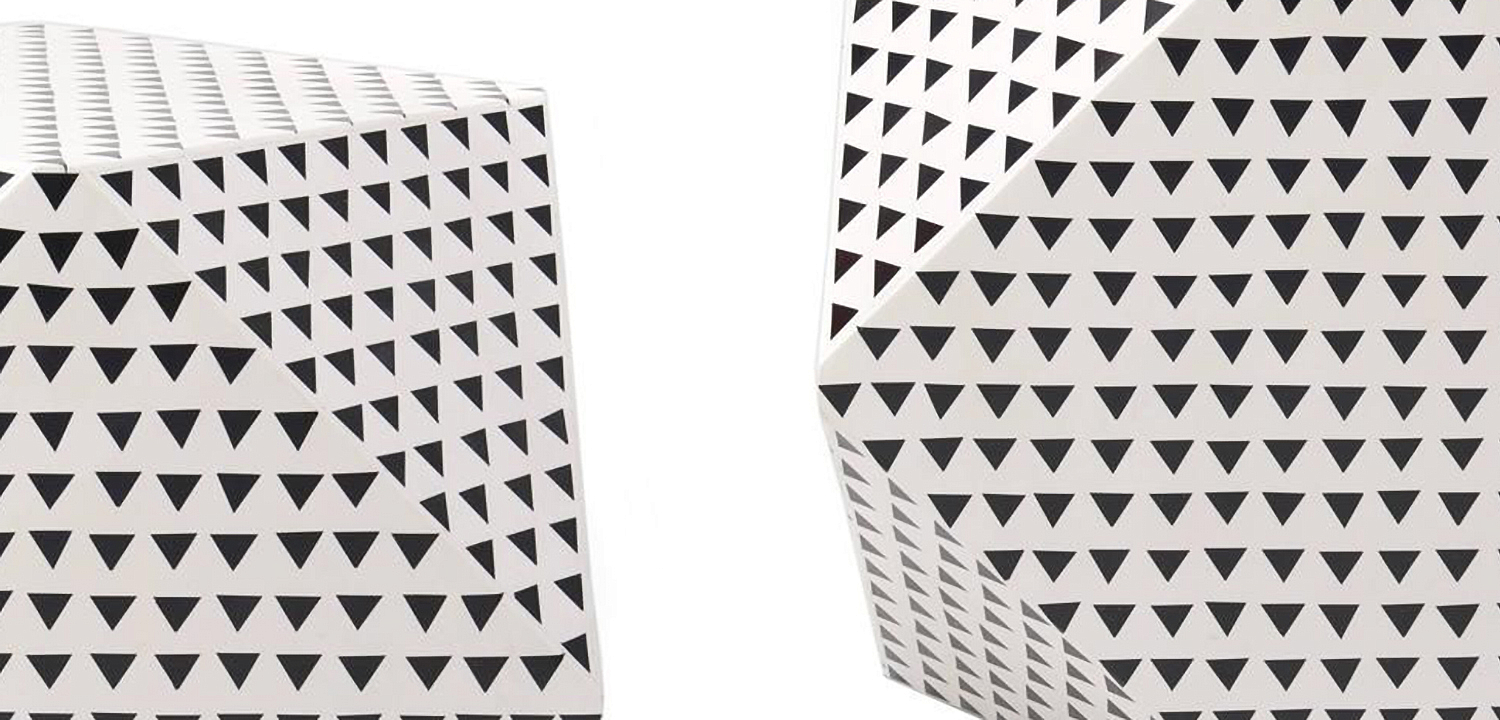 Triangular Black and White Geometric side table Triangular Black and White Geometric side table - Loft-Concept в Саратове