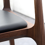 Стул деревянный с мягким сиденьем из черной натуральной кожи Moon Walnut Furniture варинант исполнения - 7 | Loft Concept в Саратове