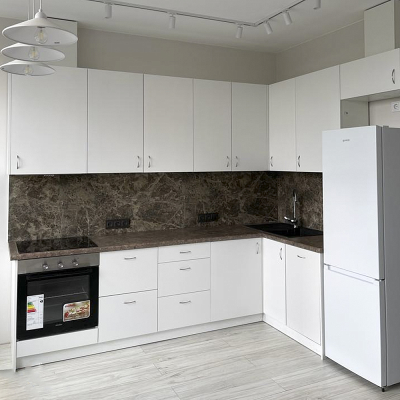 Угловой кухонный гарнитур белый и столешница под мрамор Gene Kitchen Set Белый Коричневый в Саратове | Loft Concept 