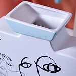 Ваза плоская белая с абстрактными черными линиями в форме лиц Faces of Imagination варинант исполнения - 6 | Loft Concept в Саратове