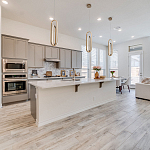 Подвесной светильник золотого цвета с двумя вытянутыми овальными рамками в форме скрепки Eurofase варинант исполнения - 7 | Loft Concept в Саратове