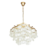 Люстра подвесная с белыми перламутровыми подвесками и изогнутыми золотистыми элементами Диаметр 60 см SHELL Chandelier варинант исполнения - 1 | Loft Concept в Саратове