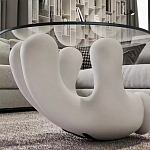 Дизайнерский журнальный стол с круглой прозрачной столешницей на белом фигурном основании Luqak варинант исполнения - 4 | Loft Concept в Саратове