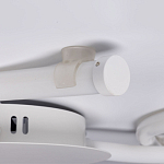 Люстра белого цвета с тремя изогнутыми светодиоидными плафонами Luke Lampco Tracer Lamp варинант исполнения - 7 | Loft Concept в Саратове