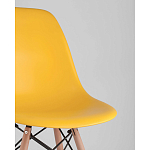 Пластиковый стул на ножках из массива бука Eames Yellow варинант исполнения - 2 | Loft Concept в Саратове